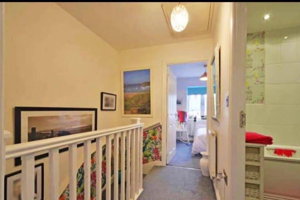 Sunny Family 4-sleeper Near Newquays Beaches * Newquay (Cornwall)