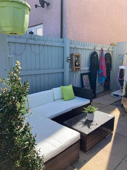 Sunny Family 4-sleeper Near Newquays Beaches New Quay