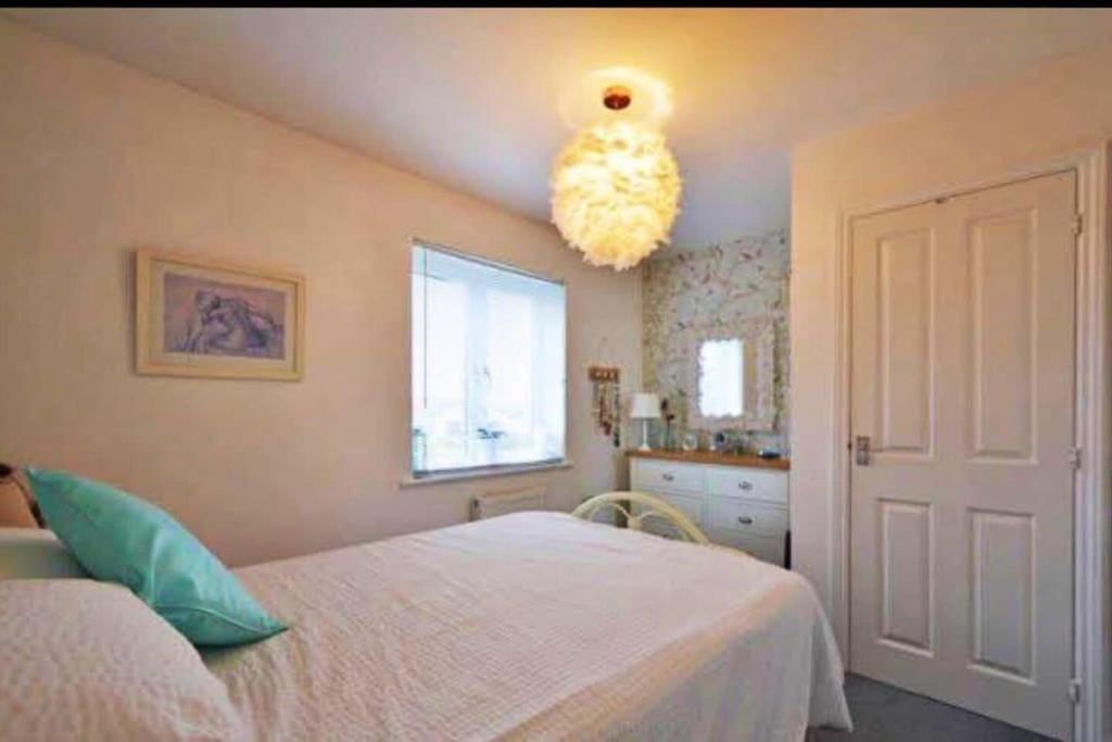 Holiday home Sunny Family 4-sleeper Near Newquays Beaches